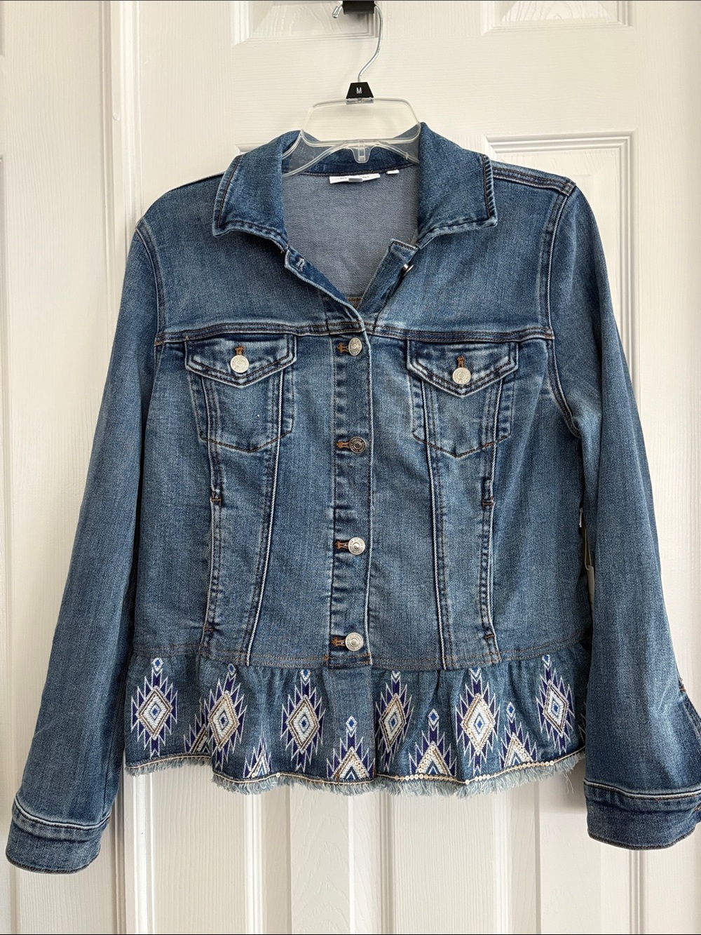Chico’s denim boho Western Aztec embroidered peplum jacket Women’s Medium NWT